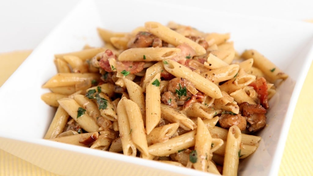 Creamy Pasta w/ Chicken and Bacon Recipe Laura Vitale Laura in the