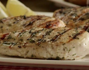 How to Make Grilled Marinated Chicken Breasts