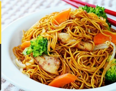 Stir Fry Chicken Noodles 鸡肉炒面 | The Dumpling Sisters