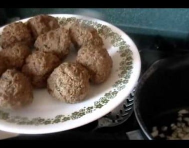 587 BHAL MAKES SUPERBOWL XLV MUSHROOM APPETIZERS+DINNER.wmv