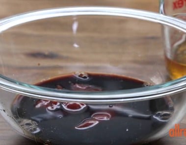 Chicken Recipes – How to Make Slow Cooker Chicken Thighs