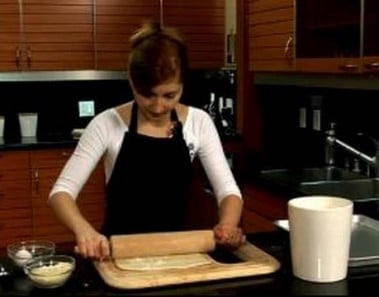 Dinner Party Appetizer Recipes : How to Roll Out a Puff Pastry Appetizer