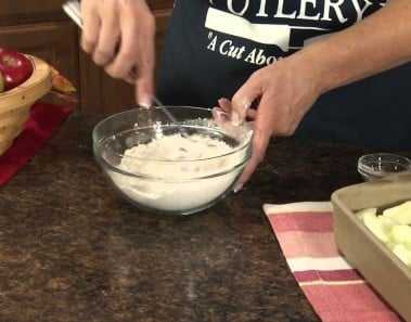 Easy Apple Cobbler Recipe | RadaCutlery.com