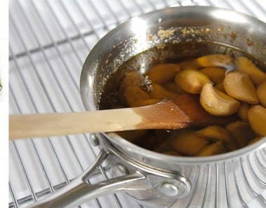 Garlic Confit – A Foolproof Recipe to Make this Gourmet Condiment!