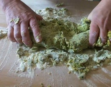 How to make fresh pasta – homemade spinach pasta – recipes with olive oil