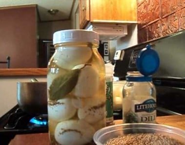 How to make home pickled eggs