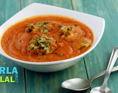 Paneer Palak Koftas in Makhani Gravy (Low calorie recipe) by Tarla Dalal