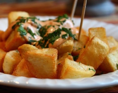Patatas Bravas — Crispy Potatoes with Spicy Garlic & Chili Aioli