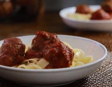 Slow Cooker Recipes – How to Make Easy Slow Cooker Meatballs
