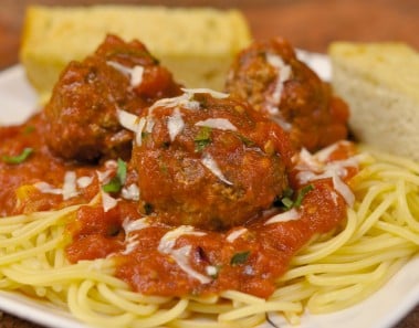 Spaghetti and Meatballs with Garlic Bread Recipe
