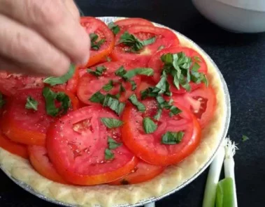 Tomato Pie Recipe | Savory Tomato Recipes