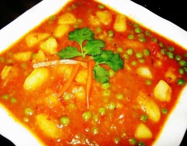 Aloo, Matar and Capsicum curry by crazy4veggie.com