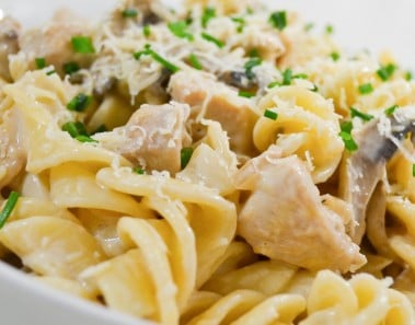 Creamy Chicken and Mushroom Pasta – Video Recipe