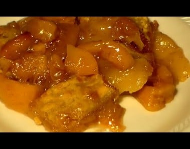 Easy & Fast PEACH COBBLER Recipe (Made With Canned Peaches)