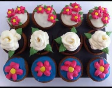 EASY How to pipe frosting rose on cupcake pt2 how to cook that ann reardon
