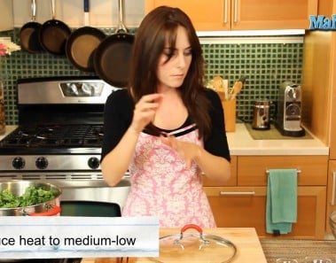 How to Make Basic Sauteed Kale