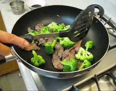 HOW TO MAKE BEEF WITH BROCCOLI – Chinese Style – Fast & Easy Recipe