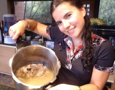 How to make bone broth: Fast and easy recipe