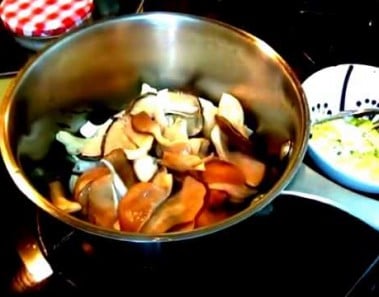 How To Make Egg And Oyster Mushroom Snack Recipe | Tasty Appetizer Recipe | Delicious Recipe