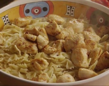 How to Make Pesto Pasta with Chicken