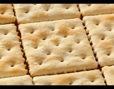 How to Make Soda Crackers