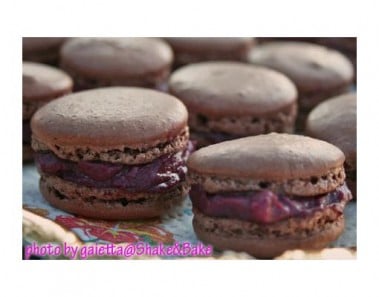 Choco Macarons With Mulberries Ganache