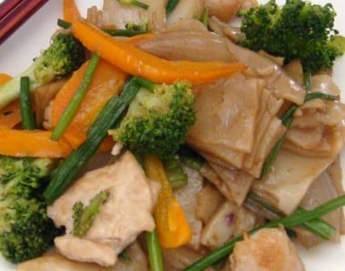 Drunken Noodles With Chicken