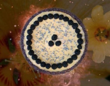 Peach Cream Pie With Blackberries