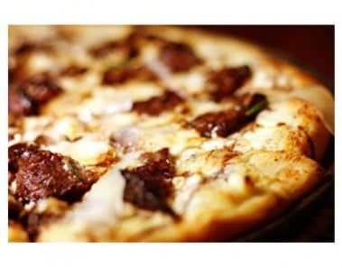Pizza With Steak, Blue Cheese and Balsamic Glaze