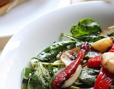 Qpc Baby Spinach, Beef Jerky, Grill Capsicum Salad