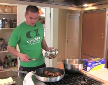CrossFit – Cooking Honey Sesame Chicken Thighs