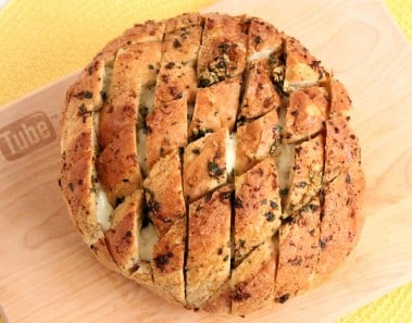 Pull Apart Garlic Bread Recipe – Laura Vitale – Laura in the Kitchen Episode 914