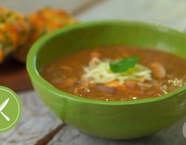 Slow Cooker White Bean Chicken Chili Recipe | Kitchen Daily