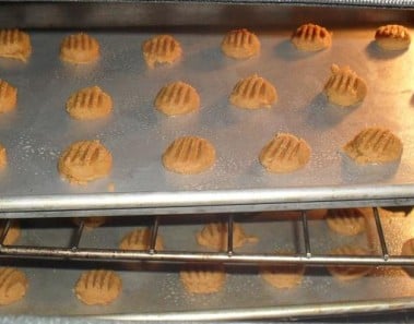 Easy Peanut Butter Cookies