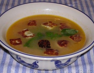 Fennel & Tomato Soup With Basil & Haloumi Croutons