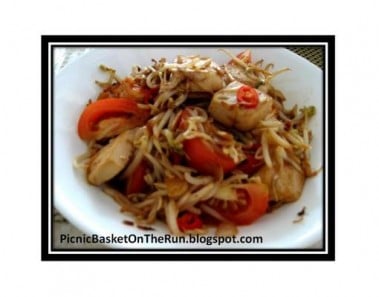 Stir – Fry Tofu and Bean Sprout In Soy Sauce