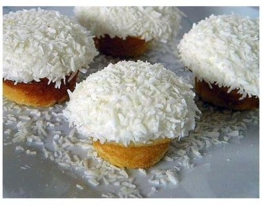 Vanilla Coconut Snowball Cupcakes