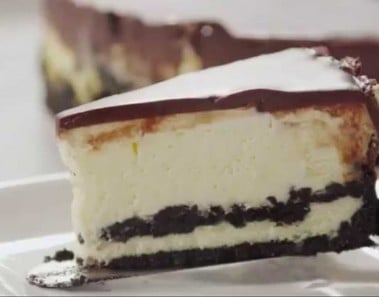 Cake Recipes – How to Make Chocolate Cookie Cheesecake