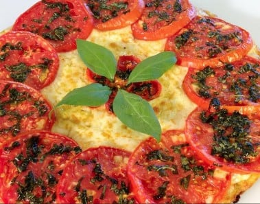 Thin Crust Tomato And Basil Pizza Pie-Vegetarian Food Recipes