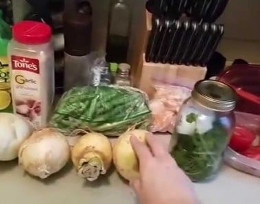 Homemade Vegetable Soup – Crockpot Recipe!