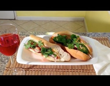 How To Make Banh Mi Ga-Vietnamese Chicken Sandwich-Vietnamese Food Recipes