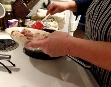 Canned chicken legs – it’s dinner time!