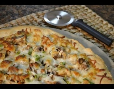 Chicken Alfredo Pizza Video Recipe | RadaCutlery.como
