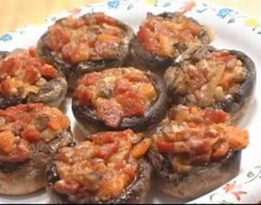 Easy Italian Appetizer Recipes : How to Bake & Present Stuffed Mushrooms