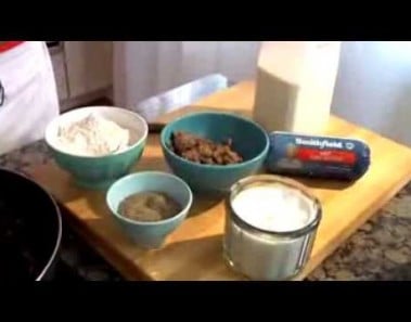 Jamie Deen’s How-To: Making a Simple Roux/Country Sausage Gravy