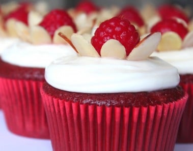 Red Velvet Cupcakes with Cream Cheese Frosting Recipe – Homemade Cupcakes from Scratch
