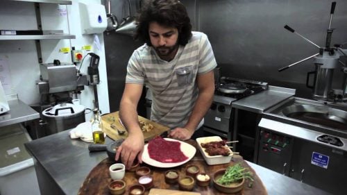 Video recipe: Pinchos morunos with mojo picón by Omar Allibhoy