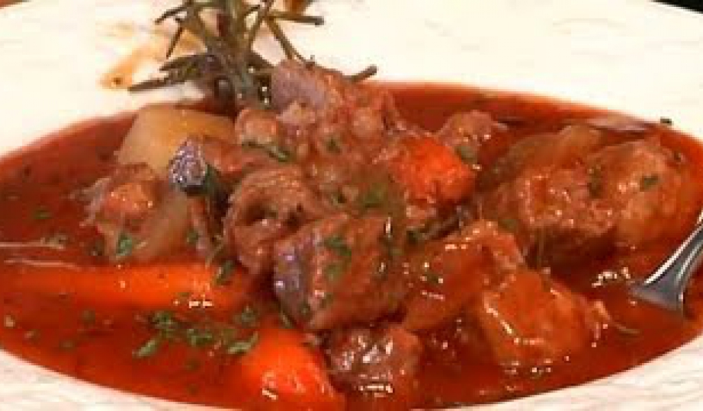 Beef Stew With Tomato Sauce in a CrockPot or Slow Cooker Beef Stew