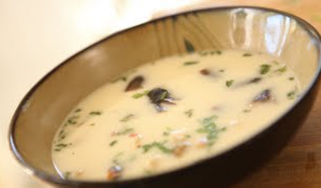 Beth’s Thai Coconut Soup (Tom kha kai Recipe) REAL-TIME RECIPE!
