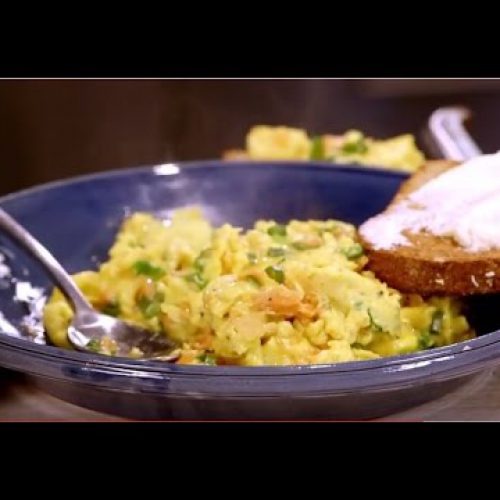 Bobby Flay on How To Make the Best Scrambled Eggs